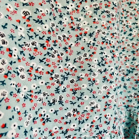 Floral Sleeveless Top - Picture 10 of 10